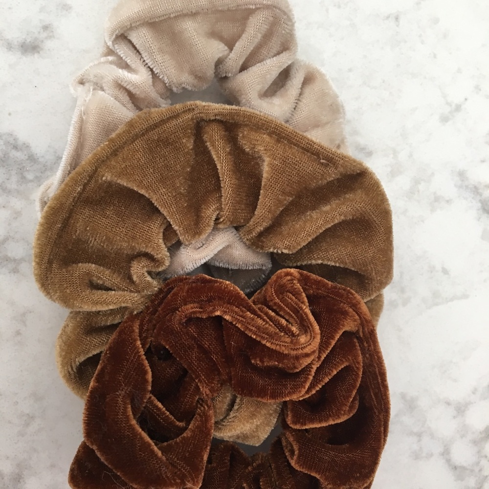 Brownish—tanish scrunchies!!!
